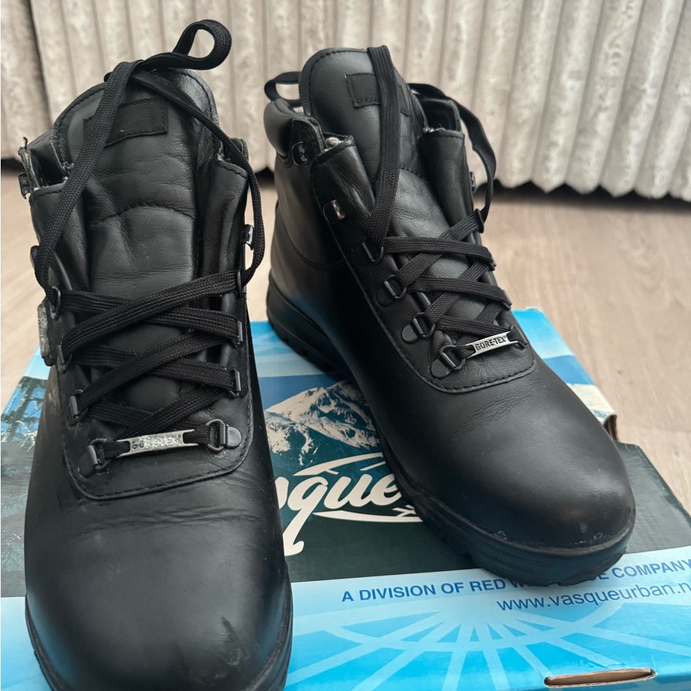 Vasque Men's Black Leather Boots